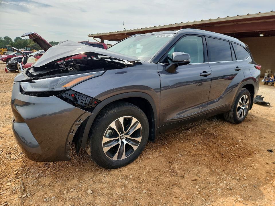 60665706 :رقم المزاد ، 5TDGZRAH4NS542381 vin ، 2022 Toyota Highlander مزاد بيع