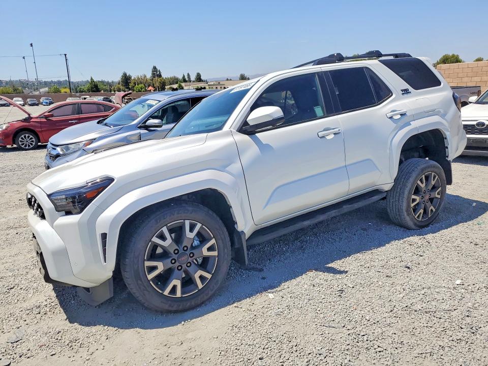 Продажа на аукционе авто 2026 Toyota 4runner, vin: JTEVA5BR3T5100995, номер лота: 61197466