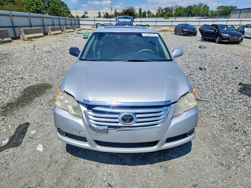 62990786 :رقم المزاد ، 4T1BK36B88U299783 vin ، 2008 Toyota Avalon مزاد بيع
