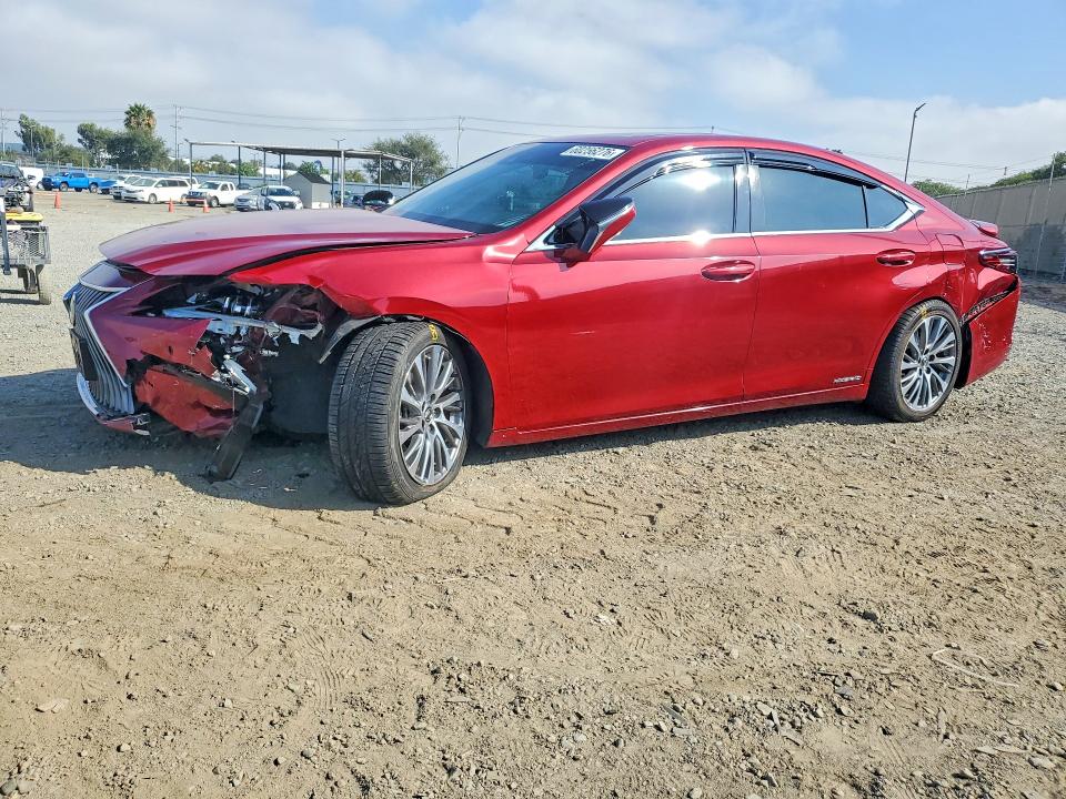 60256276 :رقم المزاد ، 58AB21B12KU004050 vin ، 2019 Lexus Es مزاد بيع