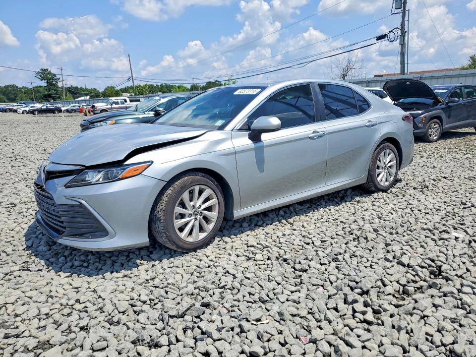 Auction sale of the 2022 Toyota Camry, vin: 4T1C11AK3NU033845, lot number: 62573716