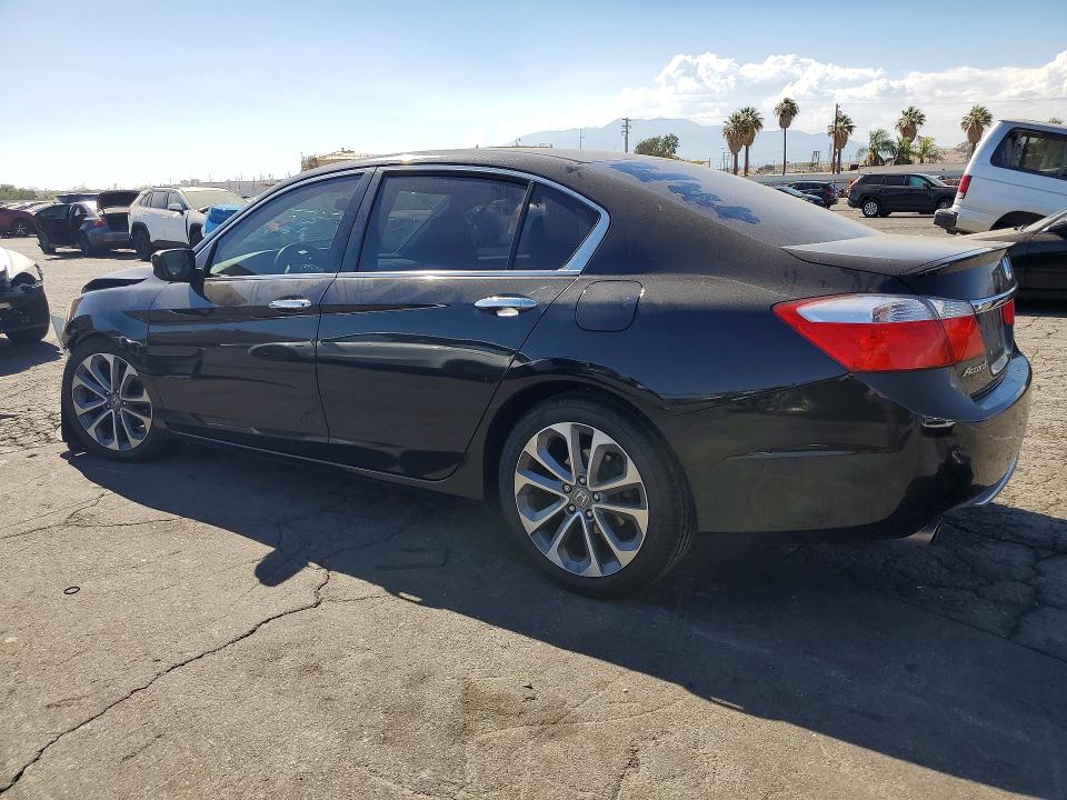 61321466 :رقم المزاد ، 1HGCR2F50FA132696 vin ، 2015 Honda Accord مزاد بيع