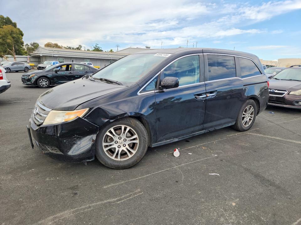 60862106 :رقم المزاد ، 5FNRL5H68DB045909 vin ، 2013 Honda Odyssey مزاد بيع