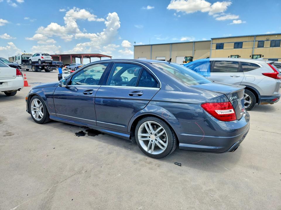 2013 Mercedes-benz C მანქანა იყიდება აუქციონზე, vin: WDDGF4HB6DR266348, აუქციონის ნომერი: 59778906
