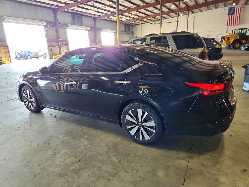 Продажа на аукционе авто 2021 Nissan Altima, vin: 1N4BL4EV0MN341750, номер лота: 61581036