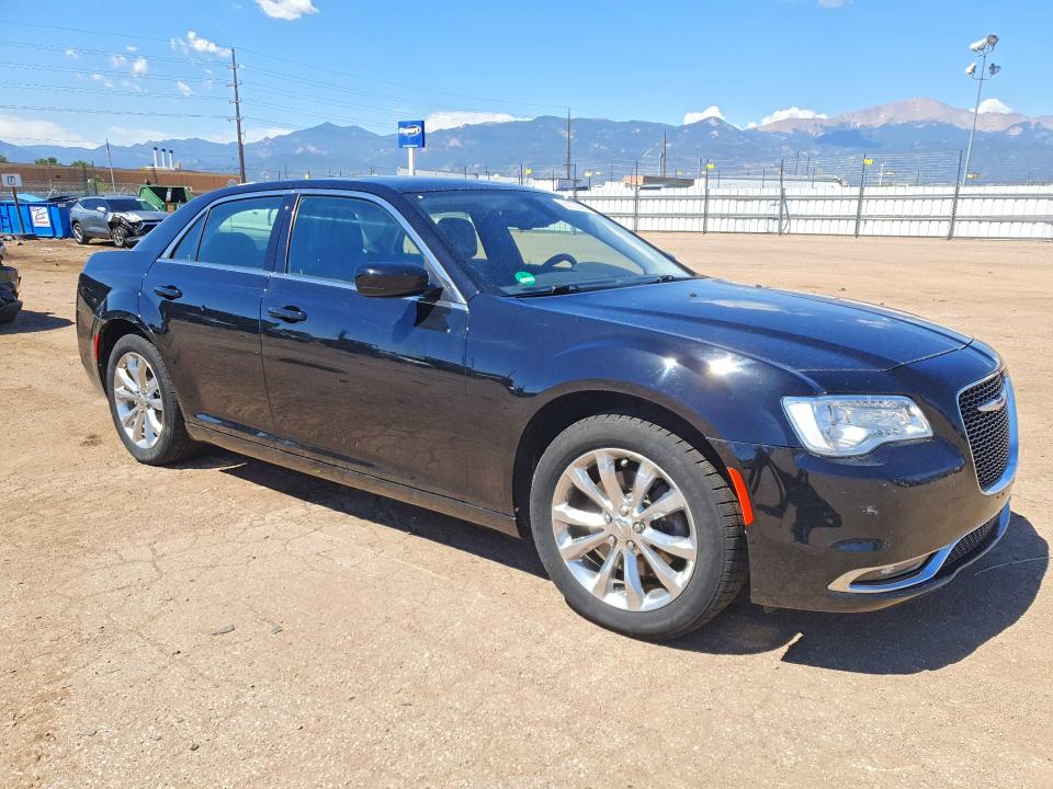 Продажа на аукционе авто 2018 Chrysler 300, vin: 2C3CCARGXJH143095, номер лота: 60222396