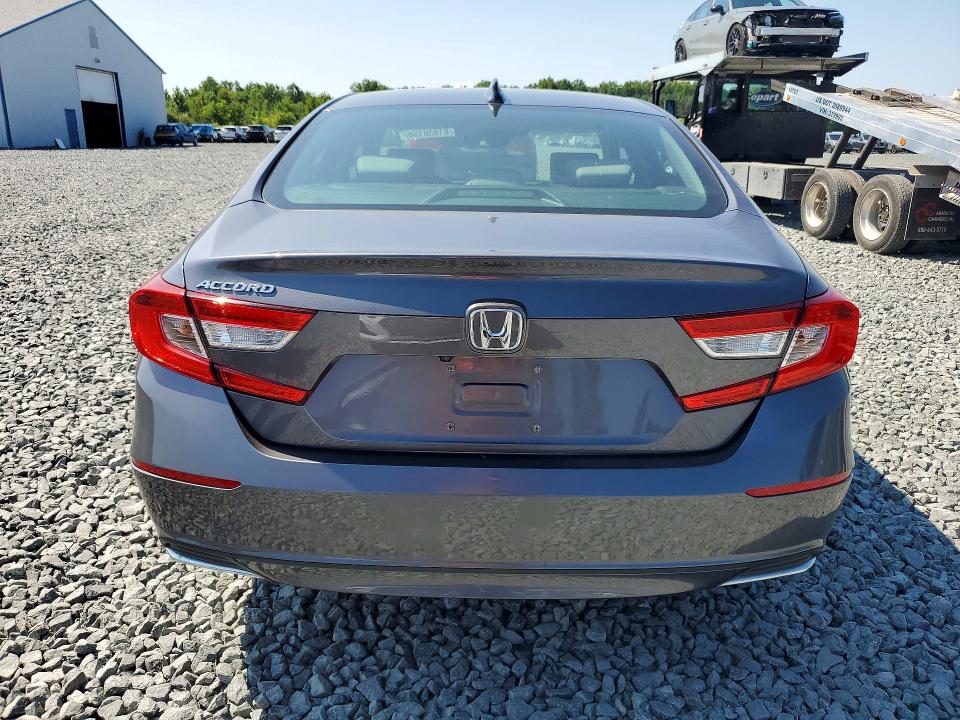61836156 :رقم المزاد ، 1HGCV1F52JA111721 vin ، 2018 Honda Accord مزاد بيع