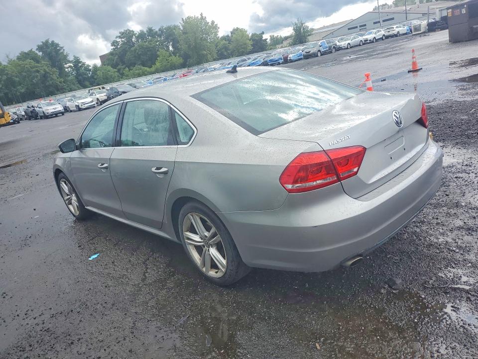 63047056 :رقم المزاد ، 1VWBT7A35EC070582 vin ، 2014 Volkswagen Passat مزاد بيع