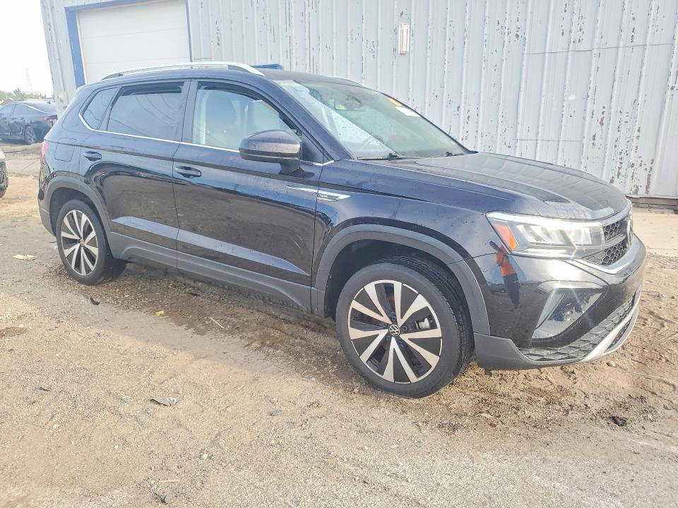 Продаж на аукціоні авто 2022 Volkswagen Taos, vin: 3VVSX7B2XNM010519, номер лоту: 61353306