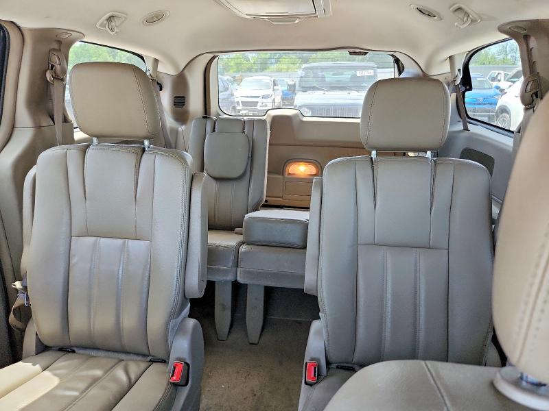2015 Chrysler Town & Country მანქანა იყიდება აუქციონზე, vin: 2C4RC1BG9FR672913, აუქციონის ნომერი: 58911866