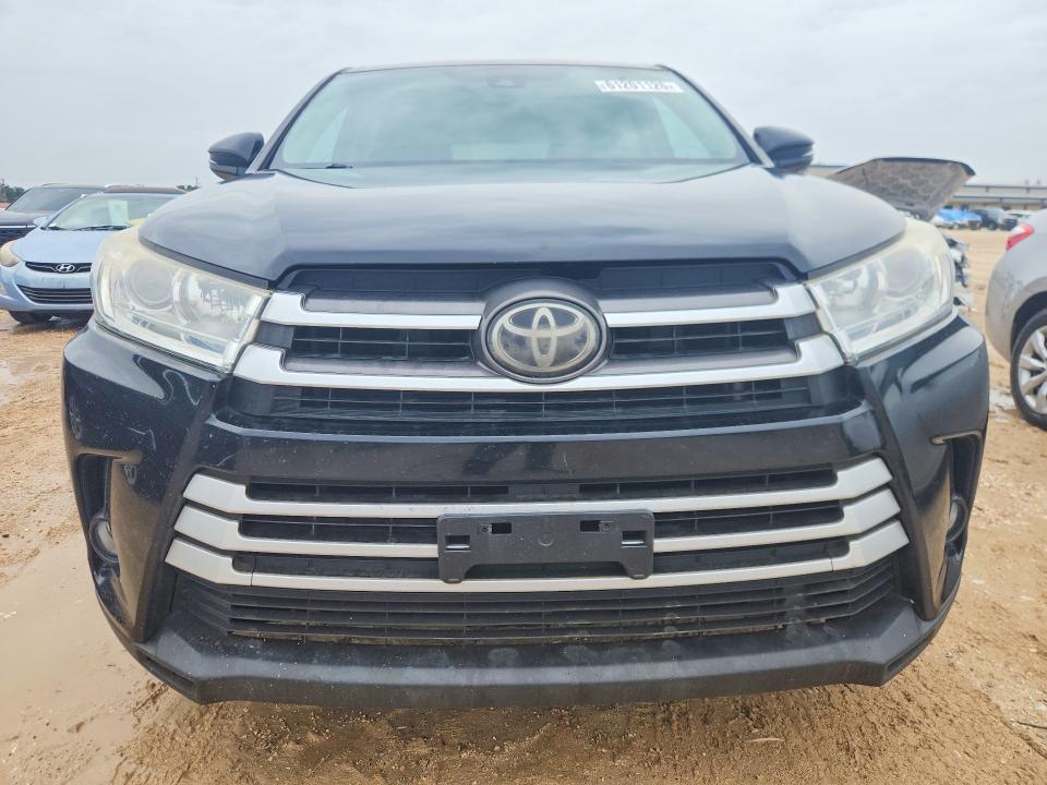 Продажа на аукционе авто 2018 Toyota Highlander, vin: 5TDZZRFH0JS243630, номер лота: 61201126