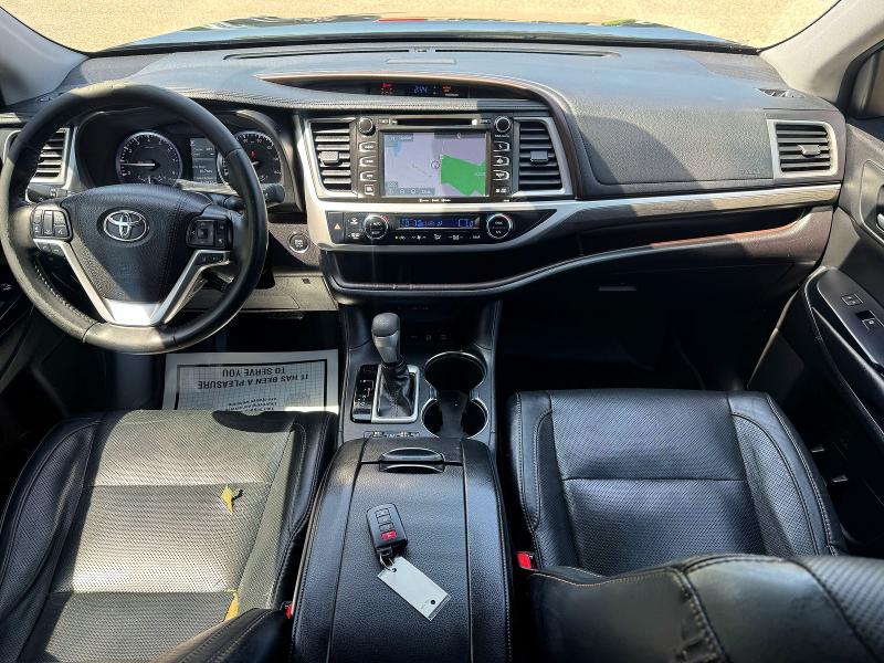 2017 Toyota Highlander მანქანა იყიდება აუქციონზე, vin: 5TDDZRFH9HS465555, აუქციონის ნომერი: 59861886