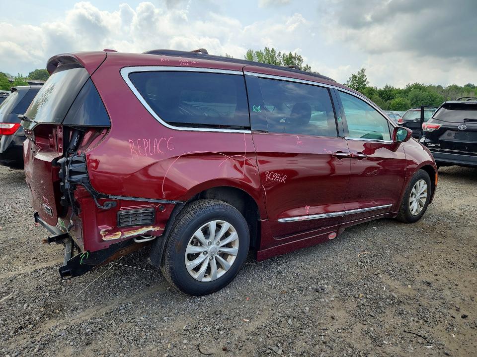 62661776 :رقم المزاد ، 2C4RC1BG2HR752492 vin ، 2017 Chrysler Pacifica مزاد بيع