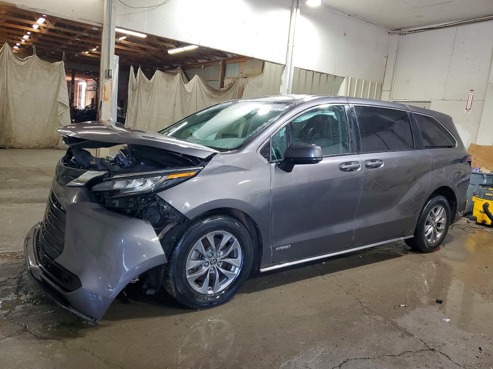 Продажа на аукционе авто 2021 Toyota Sienna, vin: 5TDKRKEC3MS036815, номер лота: 58210326