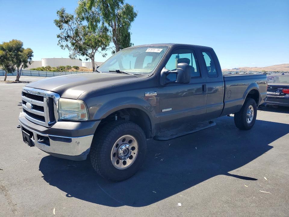 62006706 :رقم المزاد ، 1FTSX21P05EB21584 vin ، 2005 Ford F250 مزاد بيع