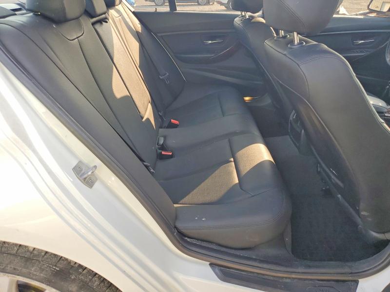 62629506 :رقم المزاد ، WBA3C3G56FNT51771 vin ، 2015 Bmw 320 مزاد بيع