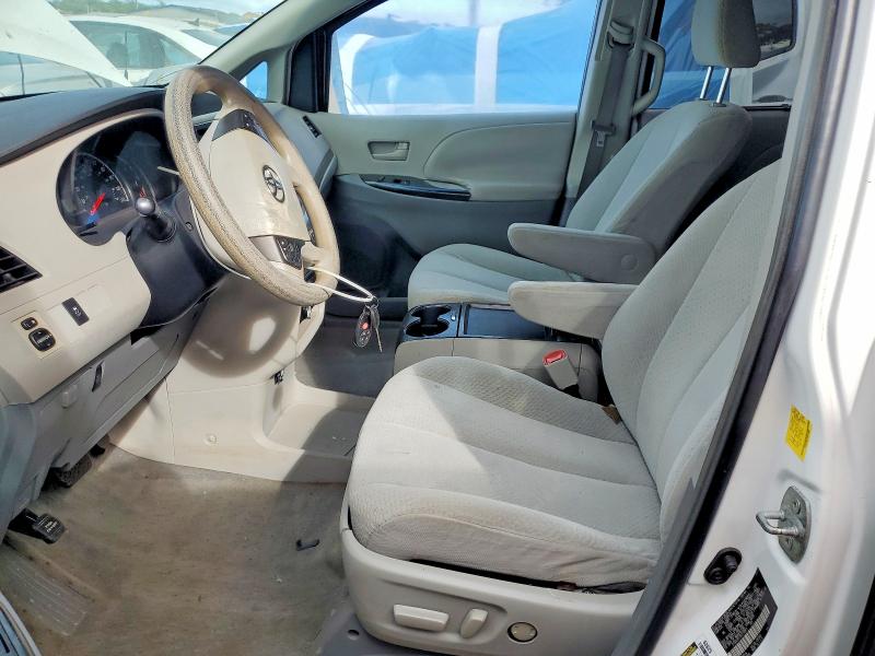58797136 :رقم المزاد ، 5TDKK3DC1BS119801 vin ، 2011 Toyota Sienna مزاد بيع