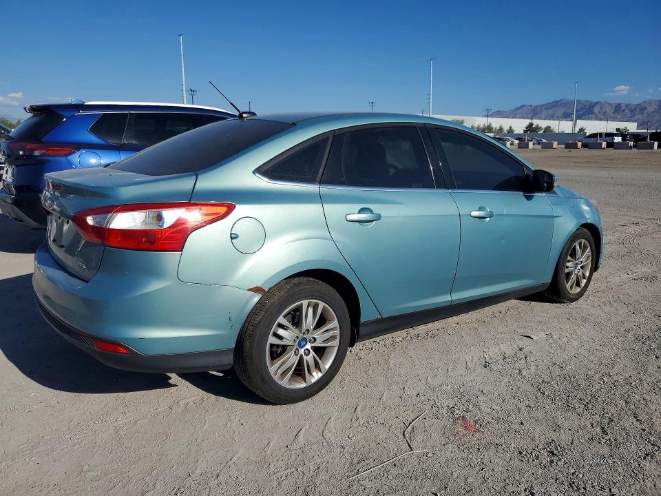 61172806 :رقم المزاد ، 1FAHP3H23CL180167 vin ، 2012 Ford Focus مزاد بيع
