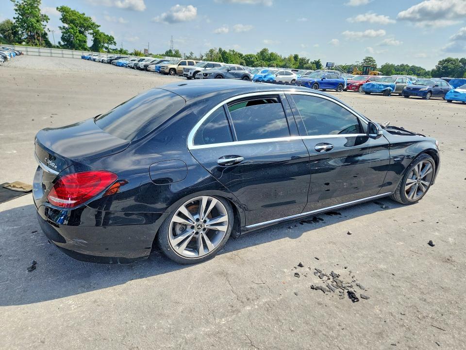 2018 Mercedes-benz C მანქანა იყიდება აუქციონზე, vin: 55SWF4HB4JU244371, აუქციონის ნომერი: 62804276