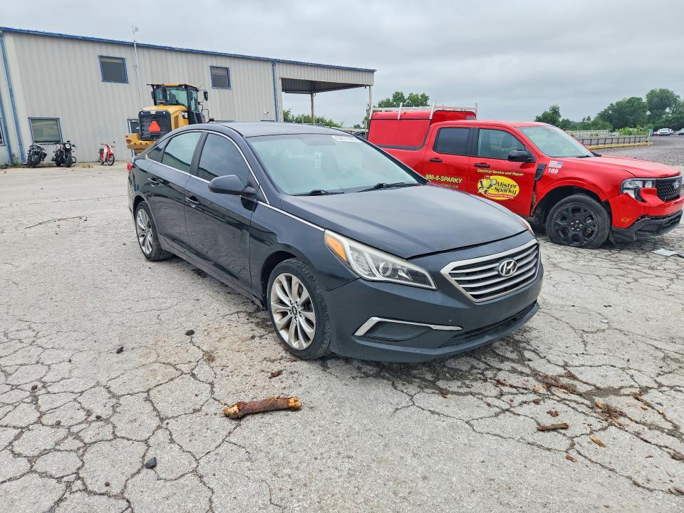 62474146 :رقم المزاد ، 5NPE24AF0FH068529 vin ، 2015 Hyundai Sonata مزاد بيع