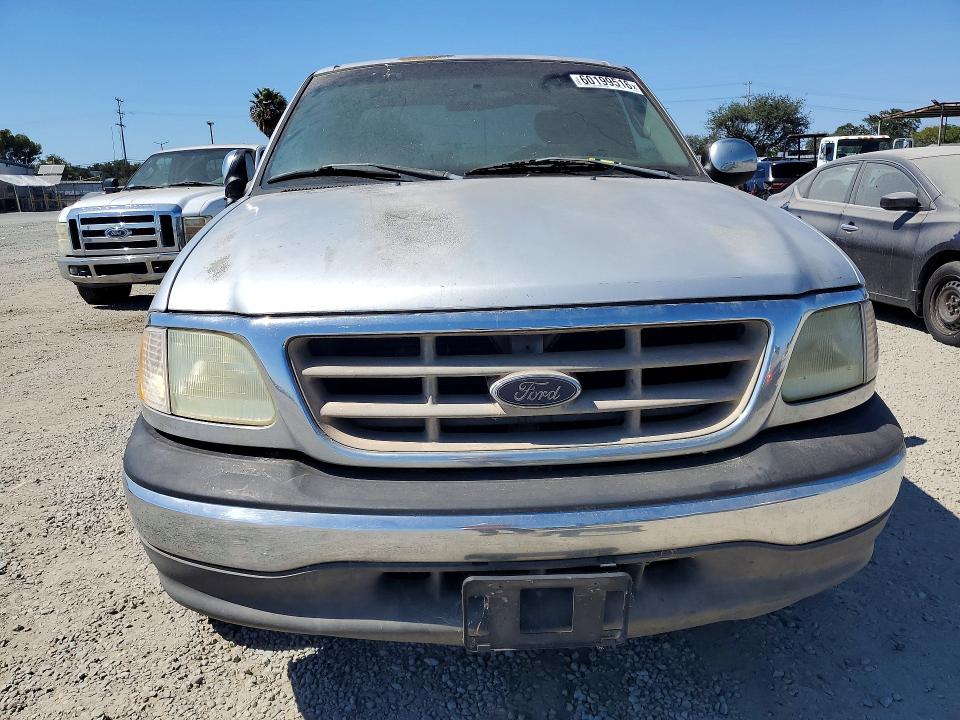60199516 :رقم المزاد ، 1FTRX17W82NA93021 vin ، 2002 Ford F150 مزاد بيع