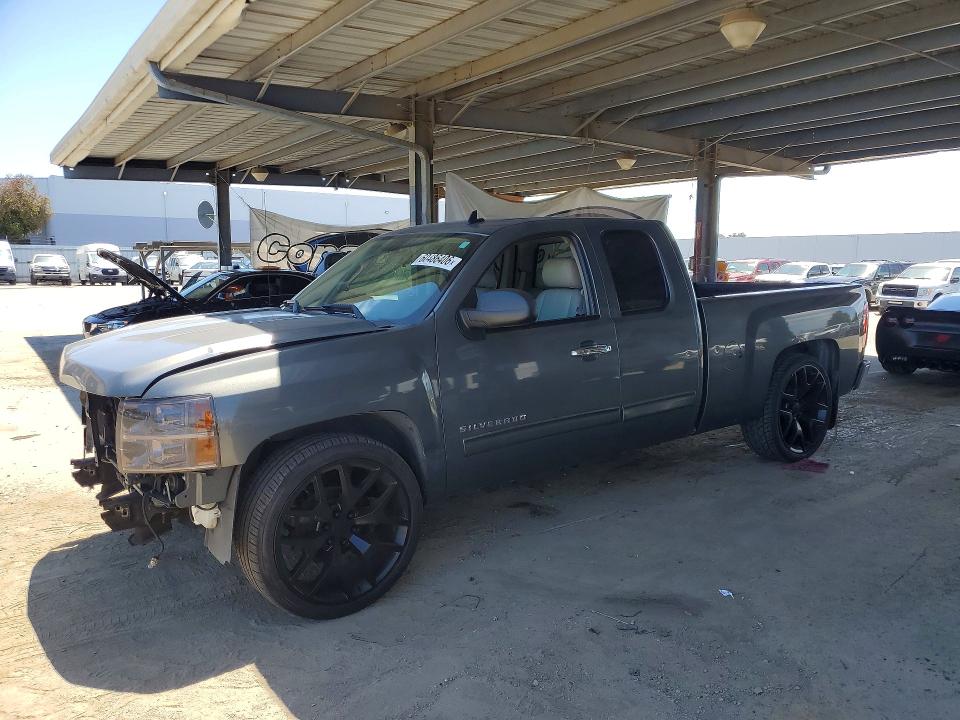 Auction sale of the 2011 Chevrolet Silverado, vin: 1GCRCSE01BZ162740, lot number: 60486406