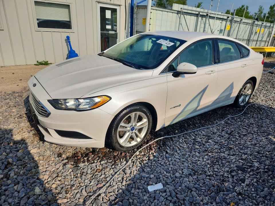 62317436 :رقم المزاد ، 3FA6P0LU1JR227502 vin ، 2018 Ford Fusion مزاد بيع
