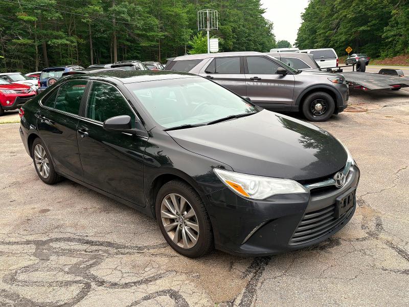 61585646 :رقم المزاد ، 4T1BF1FK7HU694322 vin ، 2017 Toyota Camry مزاد بيع