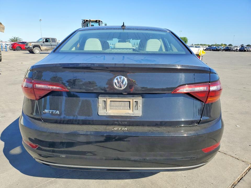60330266 :رقم المزاد ، 3VWN57BU5KM244756 vin ، 2019 Volkswagen Jetta مزاد بيع