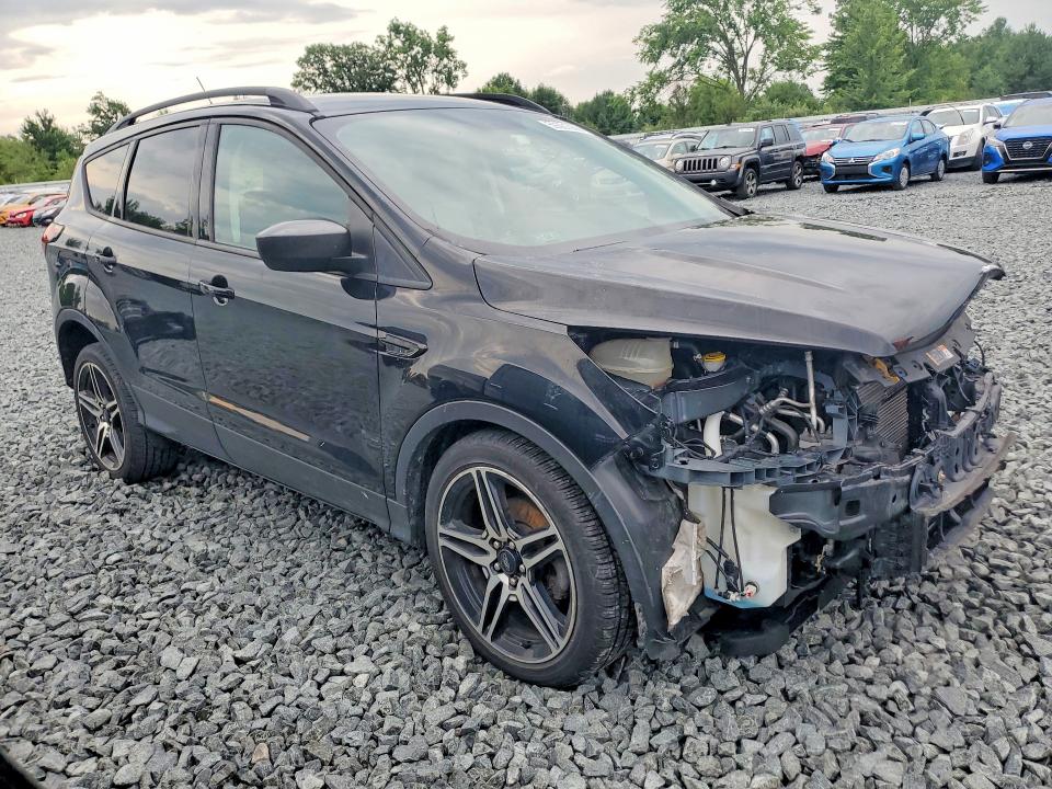 59361096 :رقم المزاد ، 1FMCU0HD7KUA03252 vin ، 2019 Ford Escape مزاد بيع