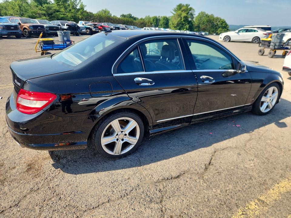 2011 Mercedes-benz C მანქანა იყიდება აუქციონზე, vin: WDDGF8BB6BR177361, აუქციონის ნომერი: 61181646