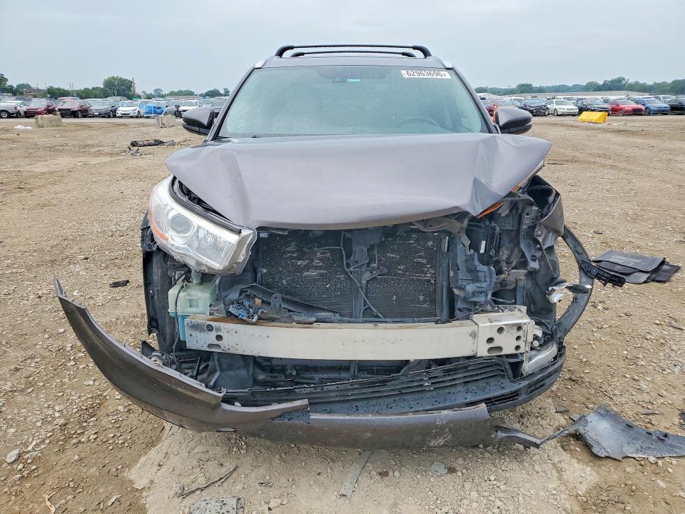 62963696 :رقم المزاد ، 5TDDKRFH0FS102482 vin ، 2015 Toyota Highlander مزاد بيع