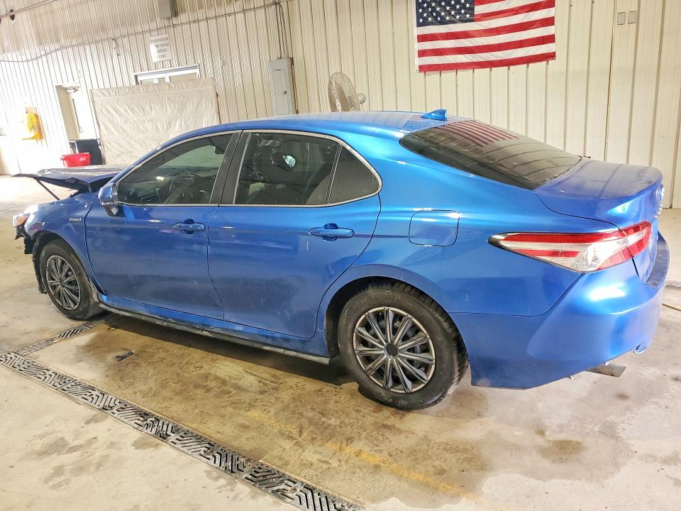 60185886 :رقم المزاد ، 4T1L31AK9LU010979 vin ، 2020 Toyota Camry مزاد بيع