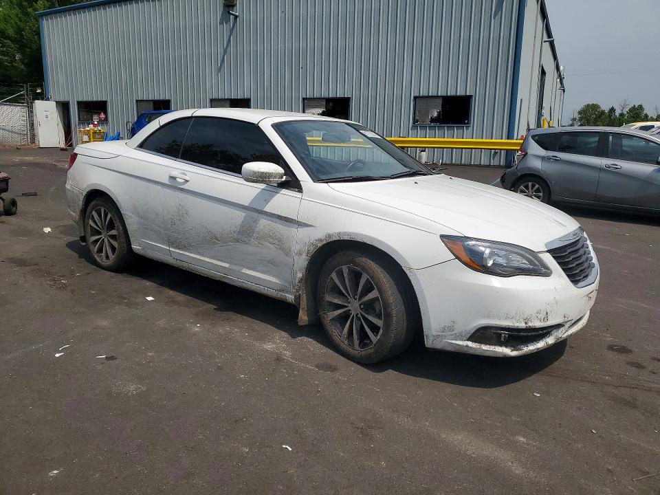 61773046 :رقم المزاد ، 1C3BCBGG5DN522179 vin ، 2013 Chrysler 200 مزاد بيع