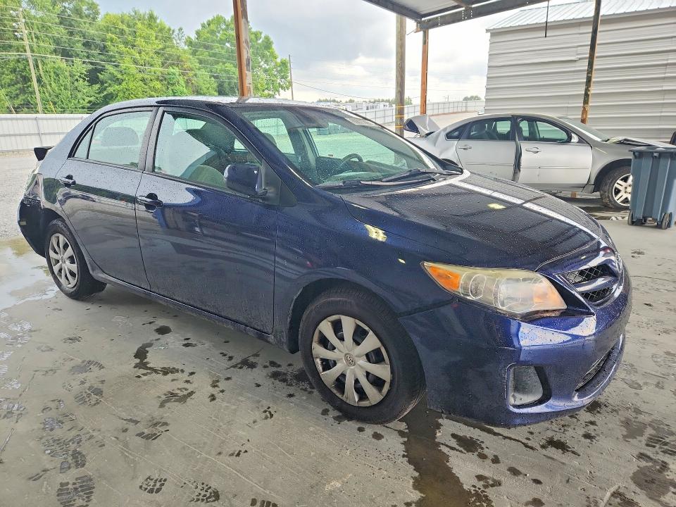 60677386 :رقم المزاد ، 2T1BU4EEXBC687490 vin ، 2011 Toyota Corolla مزاد بيع