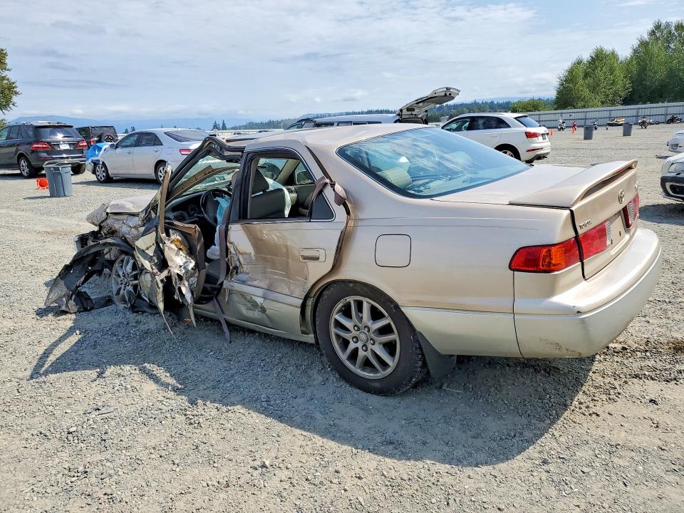 62147746 :رقم المزاد ، JT2BF28K710318071 vin ، 2001 Toyota Camry مزاد بيع