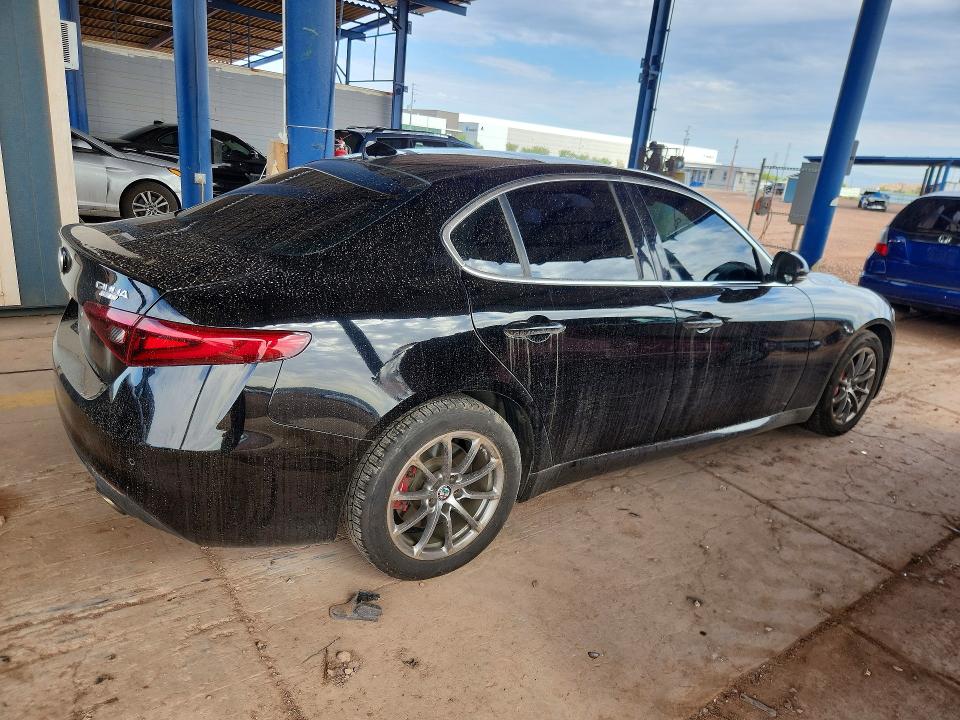 60656406 :رقم المزاد ، ZARFAEDN2J7570817 vin ، 2018 Alfa Romeo Giulia مزاد بيع