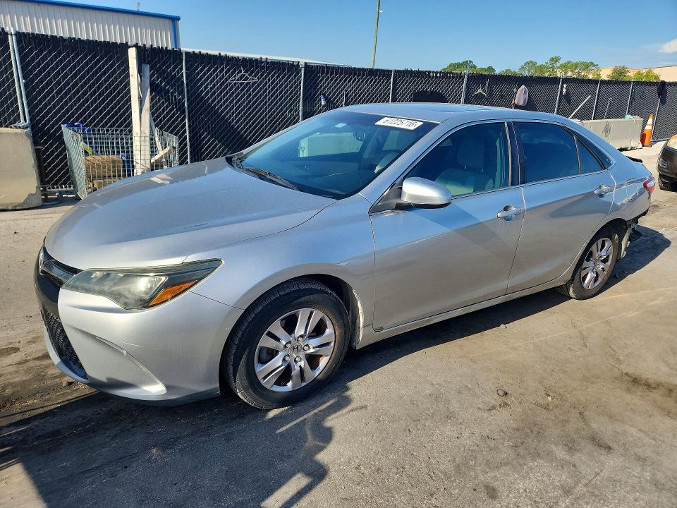 2015 Toyota Camry მანქანა იყიდება აუქციონზე, vin: 4T1BK1FK8FU029485, აუქციონის ნომერი: 61225716