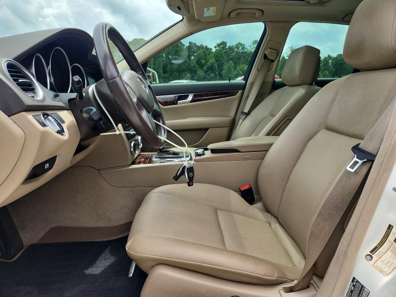 60306526 :رقم المزاد ، WDDGF4HB5CR237910 vin ، 2012 Mercedes-benz C مزاد بيع