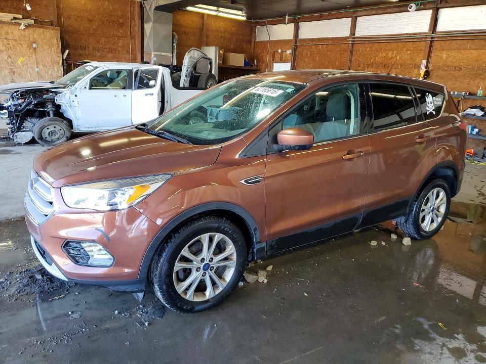 Продаж на аукціоні авто 2017 Ford Escape, vin: 1FMCU9GD3HUB48576, номер лоту: 62165616