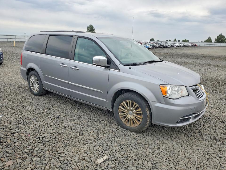 60754646 :رقم المزاد ، 2C4RC1CGXFR627168 vin ، 2015 Chrysler Town & Country مزاد بيع