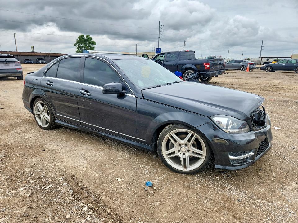 Продаж на аукціоні авто 2013 Mercedes-benz C, vin: WDDGF4HB8DR257487, номер лоту: 61248046
