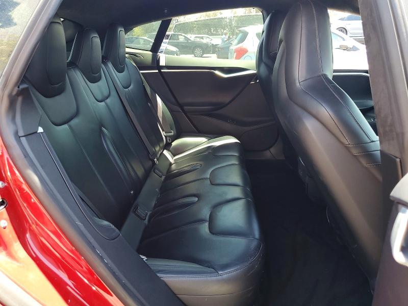 60678086 :رقم المزاد ، 5YJSA1E24GF169553 vin ، 2016 Tesla Model S مزاد بيع