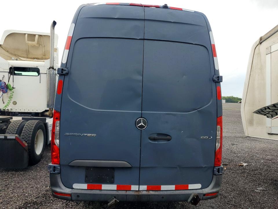 61849046 :رقم المزاد ، WD4PF1CDXKP112418 vin ، 2019 Mercedes-benz Sprinter مزاد بيع