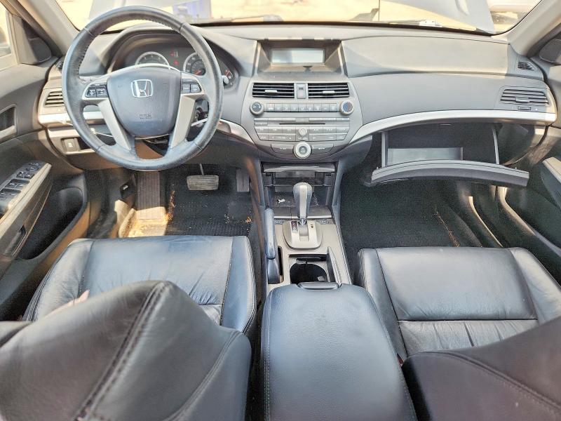 61675926 :رقم المزاد ، 1HGCP2F61BA058813 vin ، 2011 Honda Accord مزاد بيع
