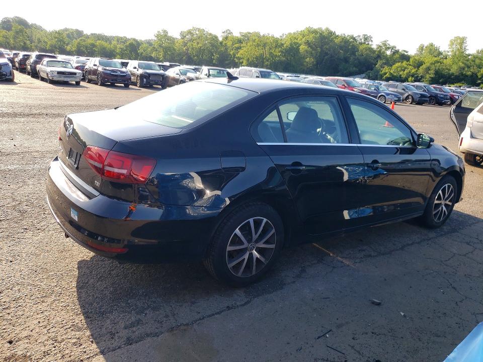 61487656 :رقم المزاد ، 3VWB67AJ3HM284804 vin ، 2017 Volkswagen Jetta مزاد بيع