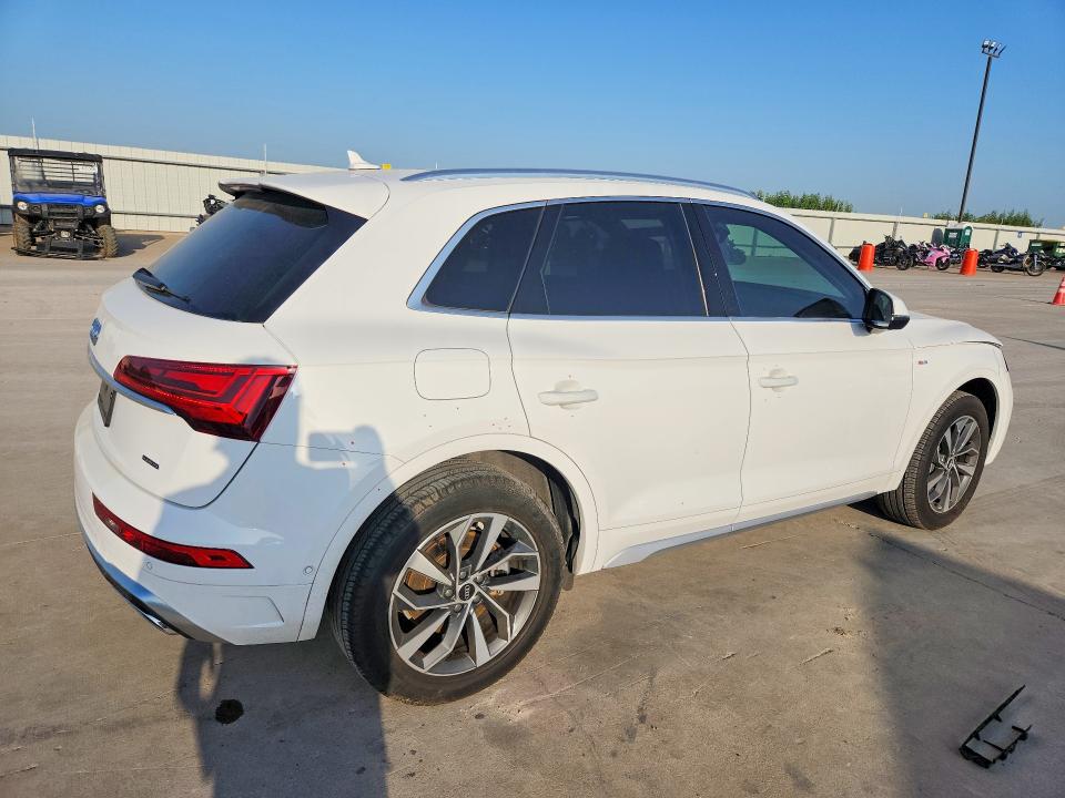 61063036 :رقم المزاد ، WA1FAAFYXN2055040 vin ، 2022 Audi Q5 مزاد بيع