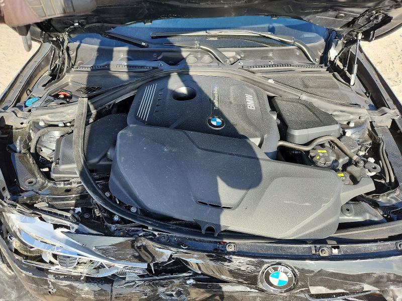 62966116 :رقم المزاد ، WBA8D9G53JNU69436 vin ، 2018 Bmw 330 مزاد بيع