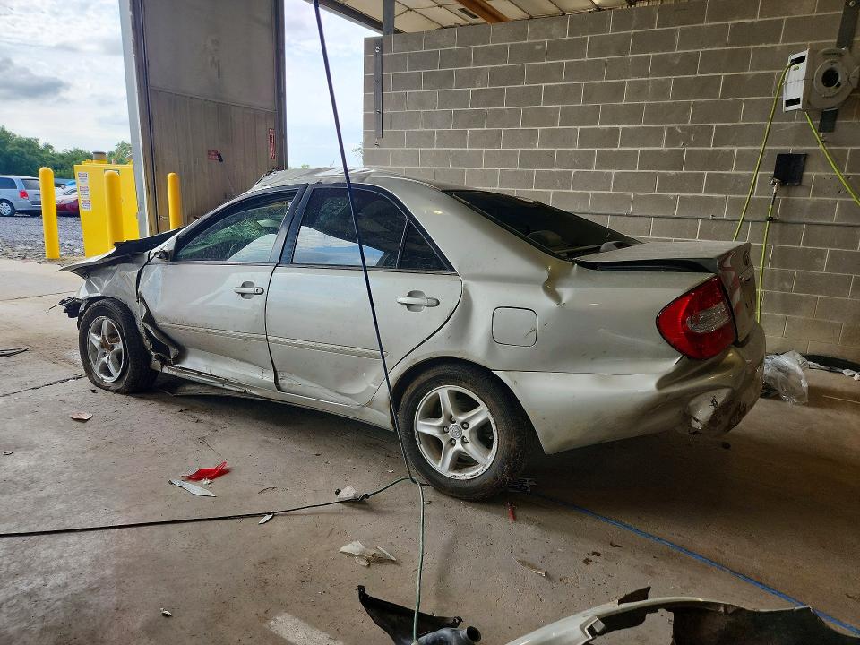 60366576 :رقم المزاد ، 4T1BE32K04U870478 vin ، 2004 Toyota Camry مزاد بيع