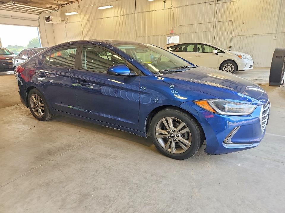 62921376 :رقم المزاد ، 5NPD84LF5HH192337 vin ، 2017 Hyundai Elantra مزاد بيع